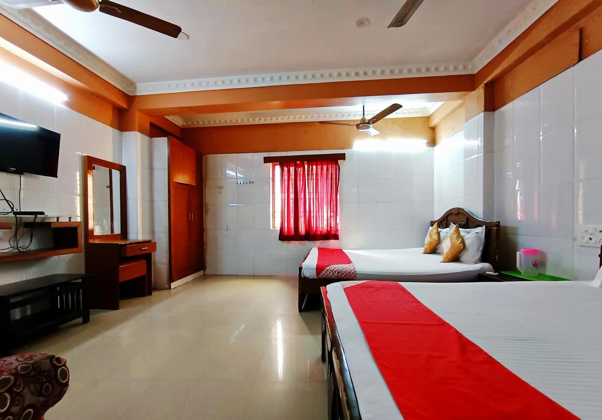 Nb Inn Palace Chennai Exterior foto