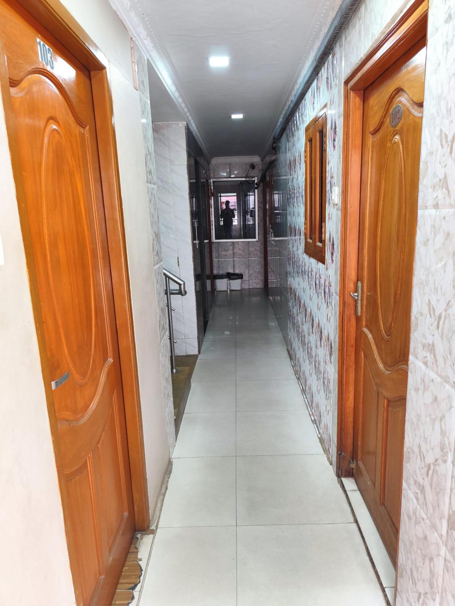 Nb Inn Palace Chennai Exterior foto